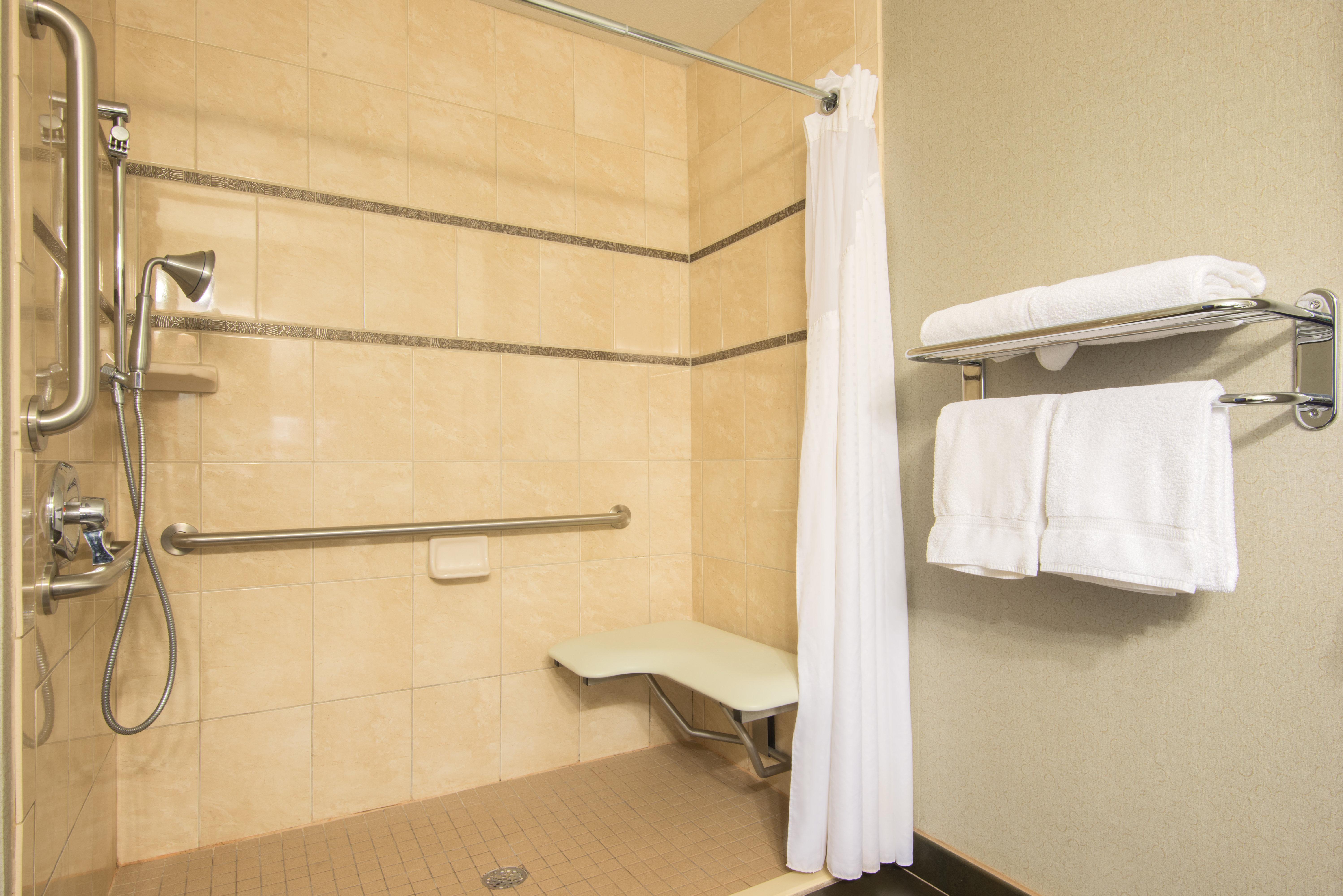 Express I-25 By Ihg Hotel 2*