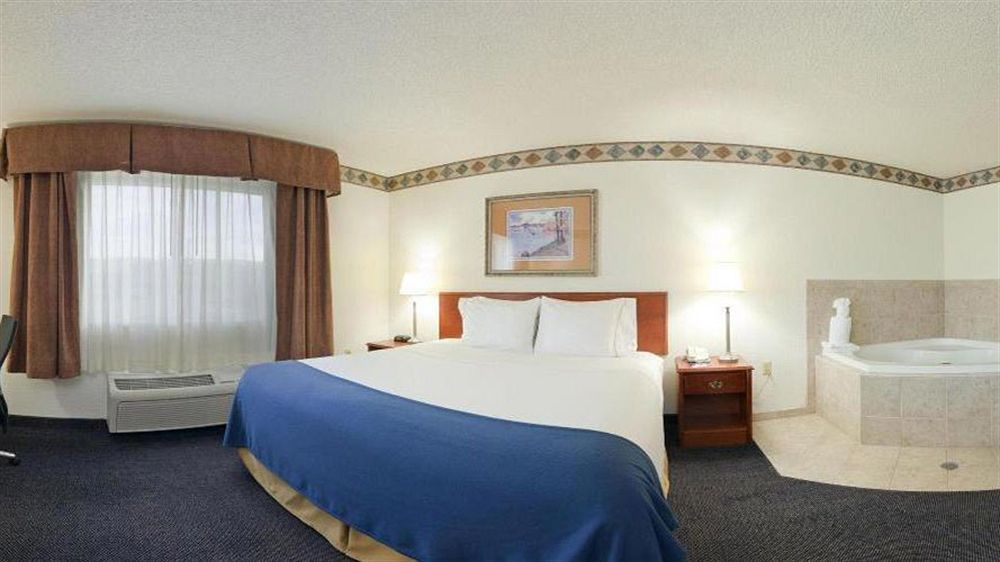 Express I-25 By Ihg Hotel